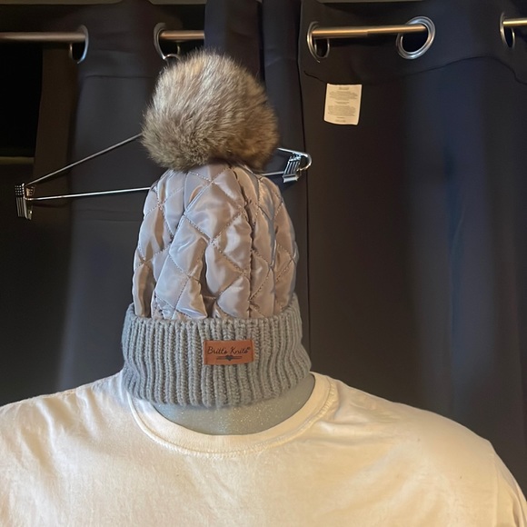 Britt’s Knits Accessories - Britt’s Knits Women’s stocking hat gray with fur puffy ball on top